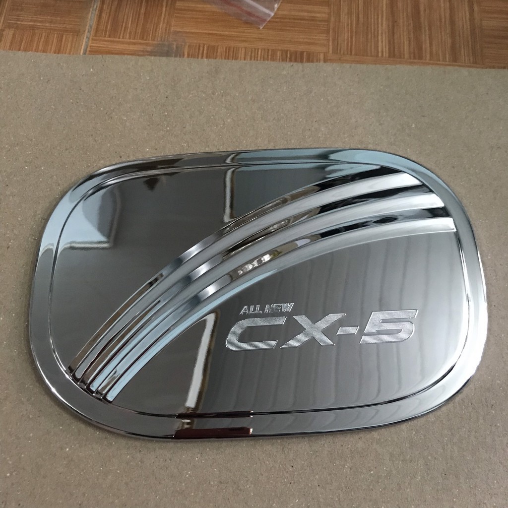 Ốp Nắp Xăng Xe Mazda CX5, CX-5 2018 2019 2020 2021 mẫu mạ crom và mẫu carbon