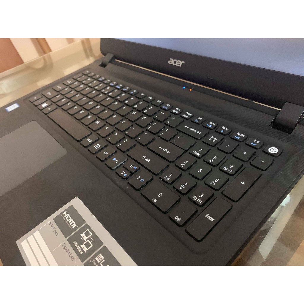 Máy tính xách tay Acer ES1-572 Core i3 7100U/ RAM 4GB/ HDD 500GB/ 15.6″ HD