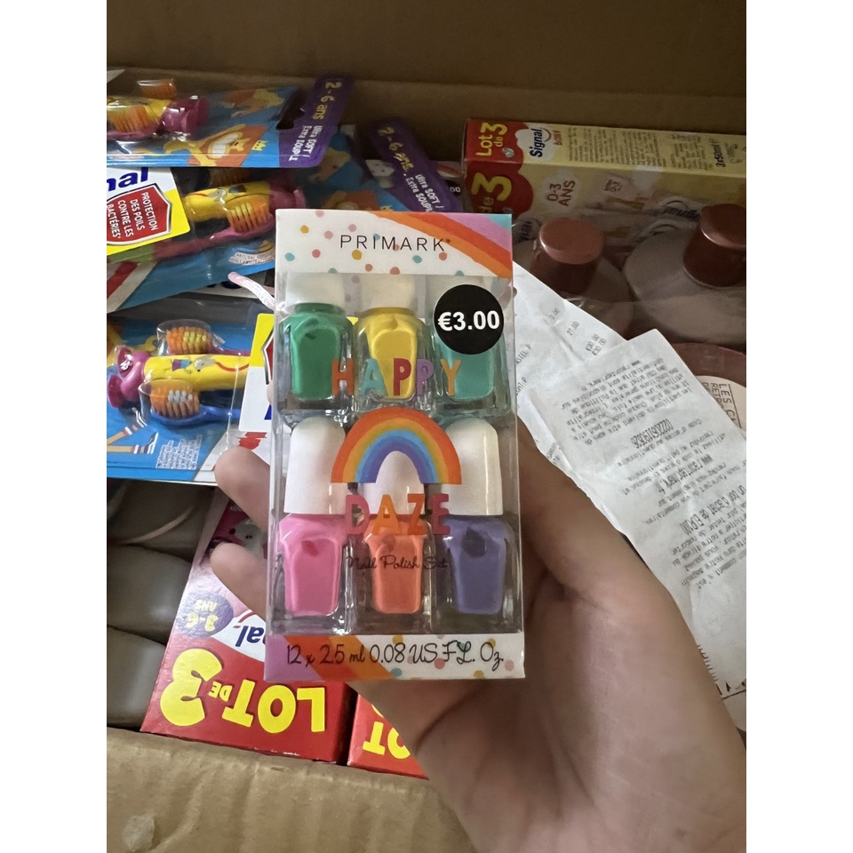 Set sơn móng tay hữu cơ Primark cho bé