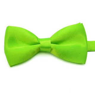 Nơ thắt cổ áo cho bé trai