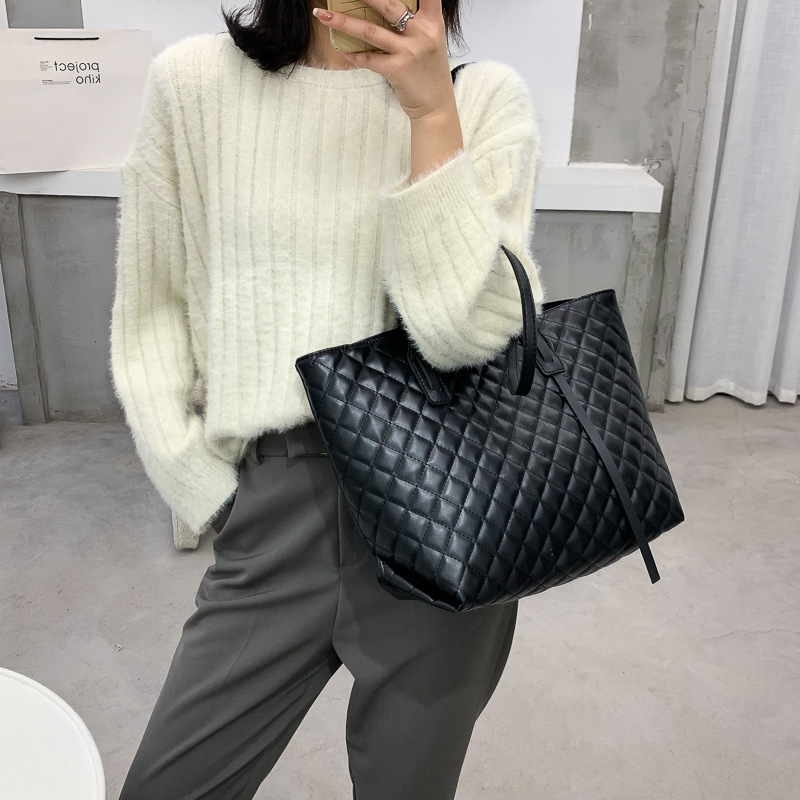 Túi xách JASMIN NOIR họa tiết kẻ sọc sang trọng