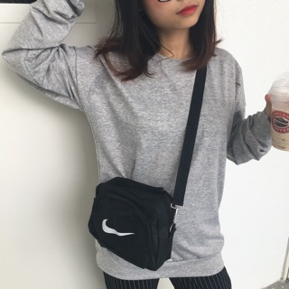 Túi vải đeo chéo Nike