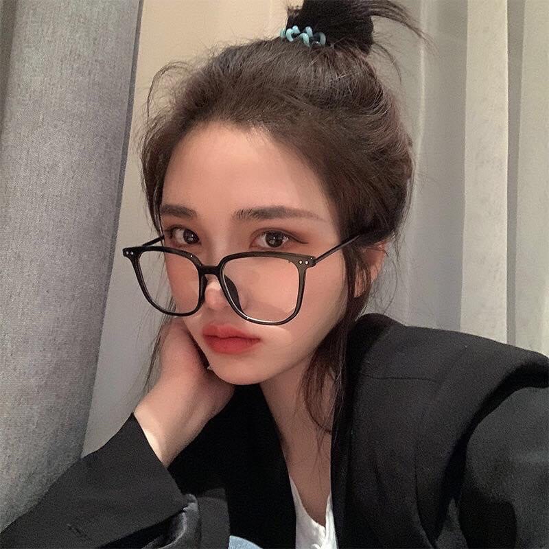 Kính Nam Nữ không độ chữ V hai chấm ngang thời trang siêu hot 2022