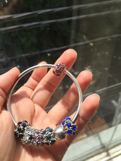 Hạt charm handmade dùng mix charm xỏ vòng