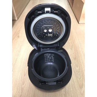 Nồi cơm điện Nhật- Tiger áp suất 2 bi 1 lít