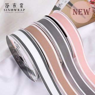 Dây ruy băng in hoa xinh xắn dùng trang trí cửa hàng