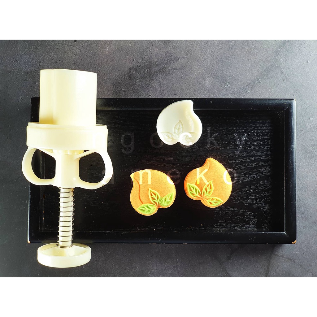 NQ35-01 - KHUÔN LÒ XO BÁNH TRUNG THU/ BÁNH DỨA  TRÁI ĐÀO 35G 1 MẶT