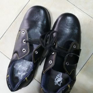 Giày bảo hộ lao động