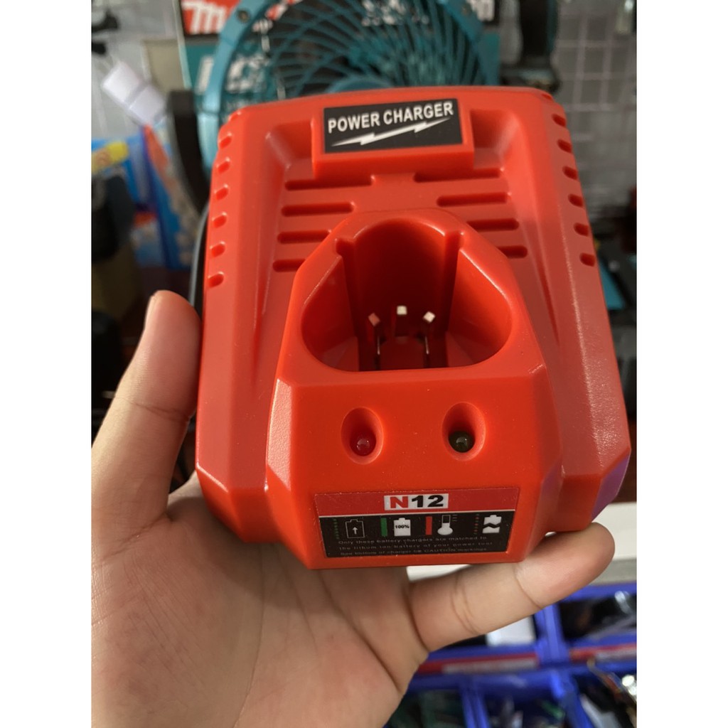 Sạc Milwaukee N12, sạc pin nhận zin 10.8V - 12V Li-ion. BN.