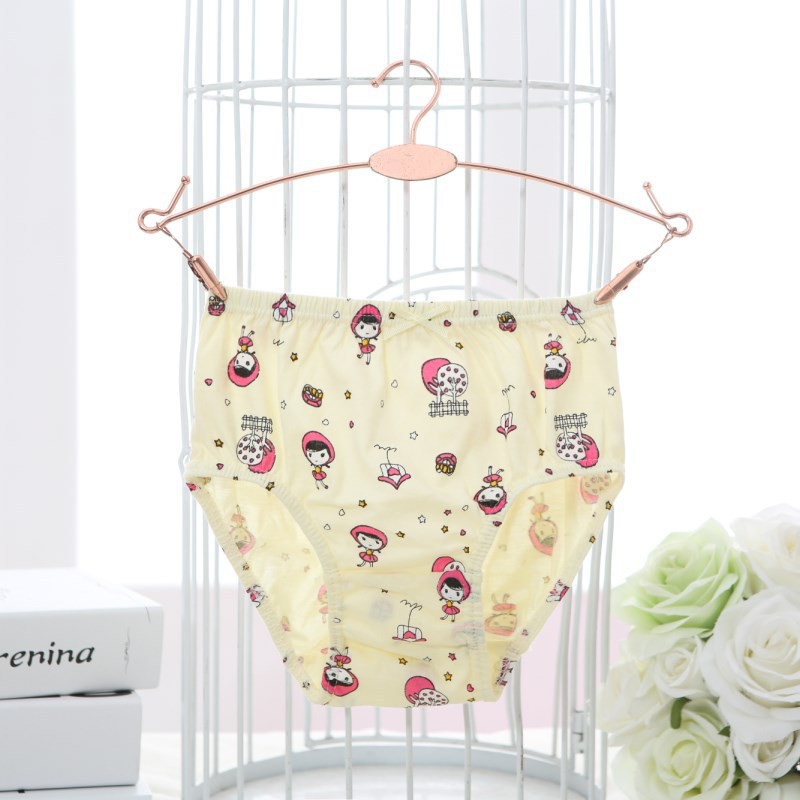 Set 5 quần lót bé gái Hàn Quốc 100% vải cotton thoáng mát, an toàn cho sức khỏe của bé mẫu Cô Bé Quàng Khăn Đỏ