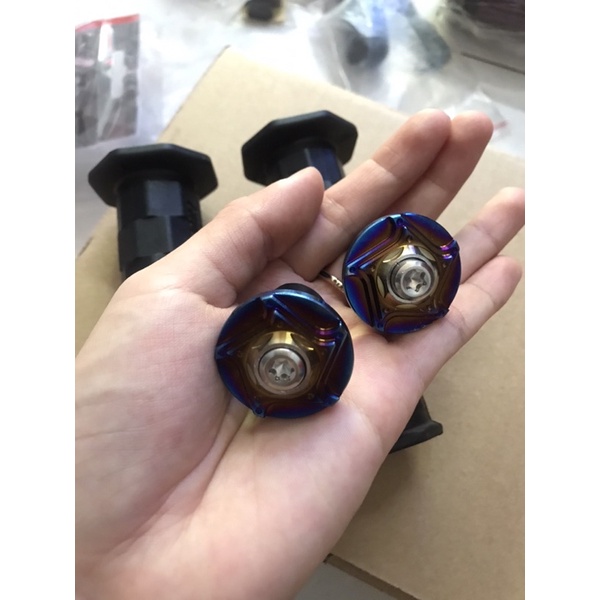 Gù Salaya ngôi sao titan và bao tay Daytona lắp cho mọi loại xe.