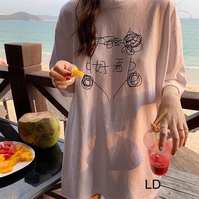 [Mã FAMARAL1 giảm 10K đơn 50K] Áo phông đầu cô gái chữ tàu