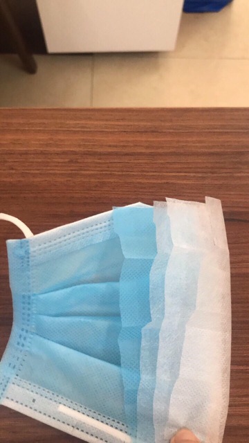 Khẩu trang 4 lớp y tế Qmask - 4 lớp - hộp 50 cái