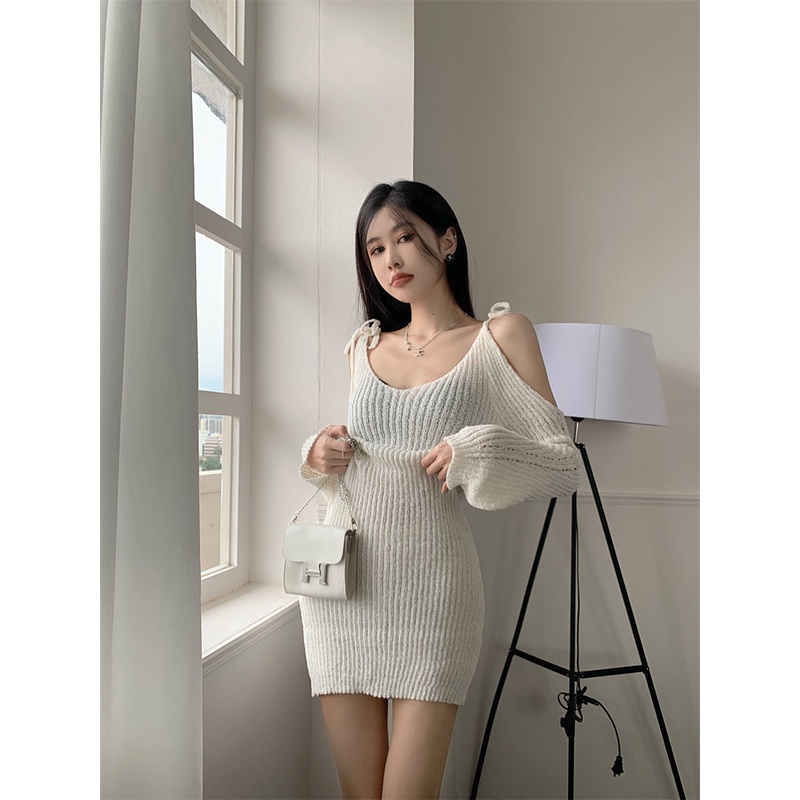 Đầm Dệt Kim Hai Dây Mỏng Dáng Chữ A Tay Dài Chống Nắng Cổ Chữ V Khoét Rỗng Màu Đen Nóng Bỏng Cho Nữ