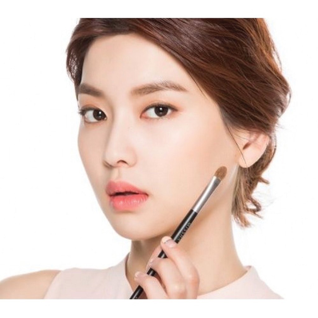 Cọ Tán Phấn Missha Artis Tool Shadow Brush