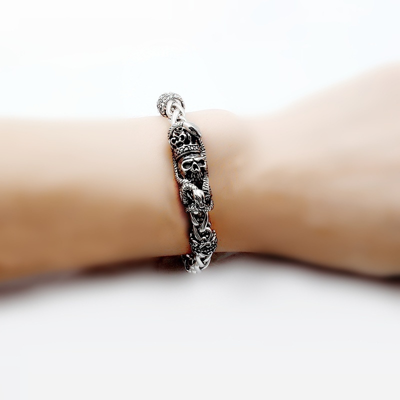 Vòng Tay Mạ Bạc Hình Đầu Lâu Vương Miện Phong Cách Gothic Cổ Điển Cho Nam