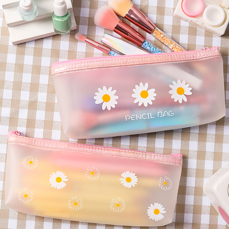 Bóp viết cỡ lớn in họa tiết hoa cúc đơn giản dễ thương