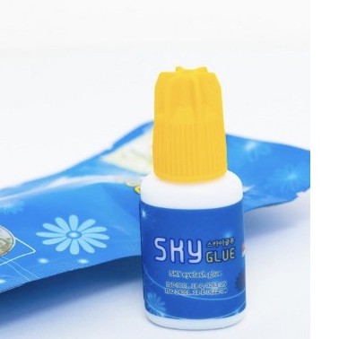 Keo nối mi sky trong, keo tàng hình là dòng chân keo trắng, phù hợp để tạo fan mi