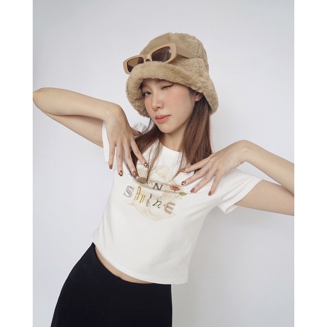 JANET STUDIO • Áo thun Born To Shine