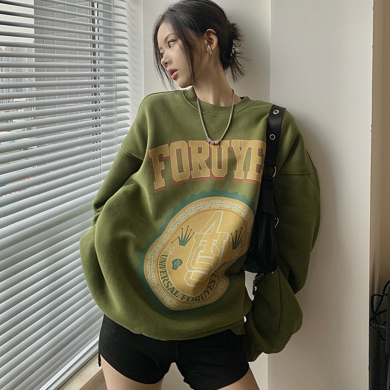 Áo sweatshirt cổ lọ dày dặn màu xanh lá đậm | BigBuy360 - bigbuy360.vn