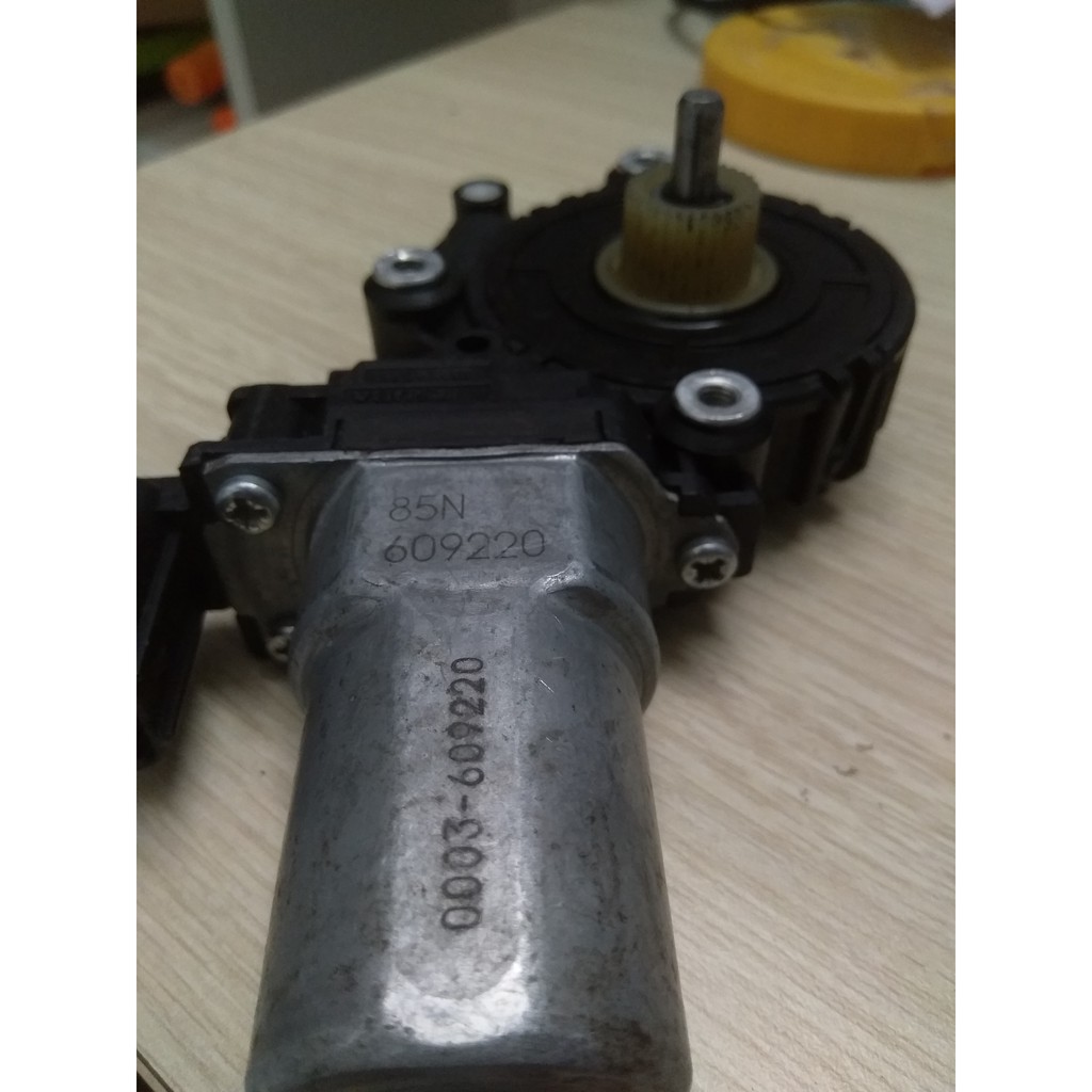 Motor giảm tốc 12VDC 60RPM 85N Japan