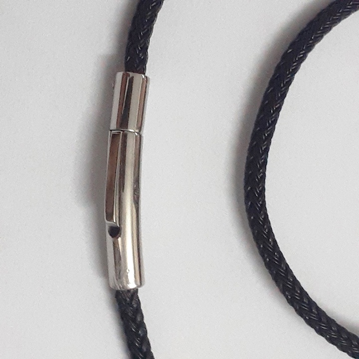 Dây chuyền kiểu dây cáp 3mm màu đen khóa vip màu trắng siêu đẹp, bền màu, đem lại đẳng cấp, phong độ cho người đeo