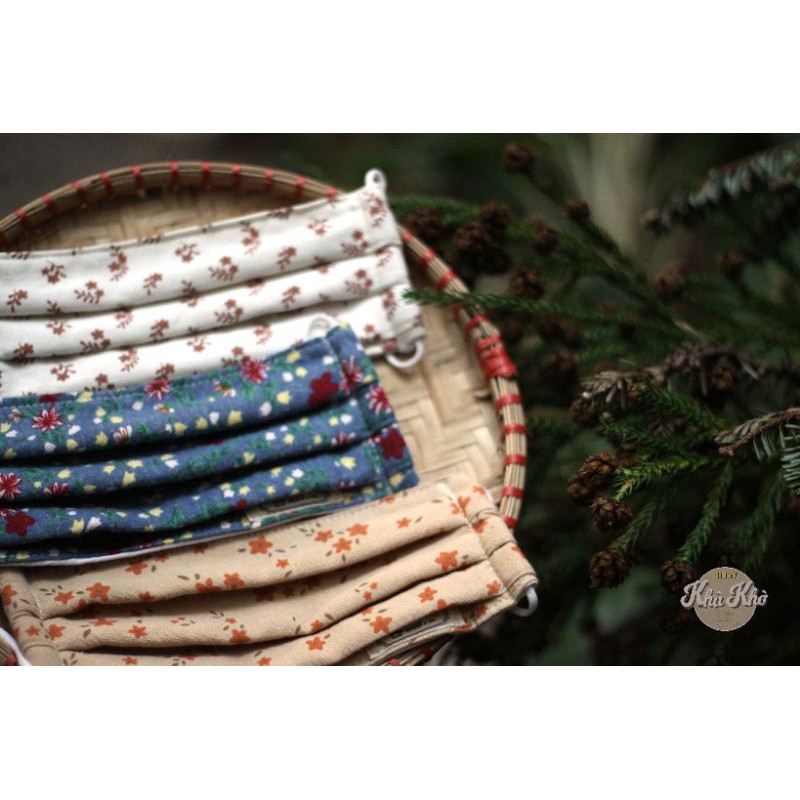 KHẨU TRANG VẢI CÀO BÔNG HỌA TIẾT VINTAGE | BigBuy360 - bigbuy360.vn