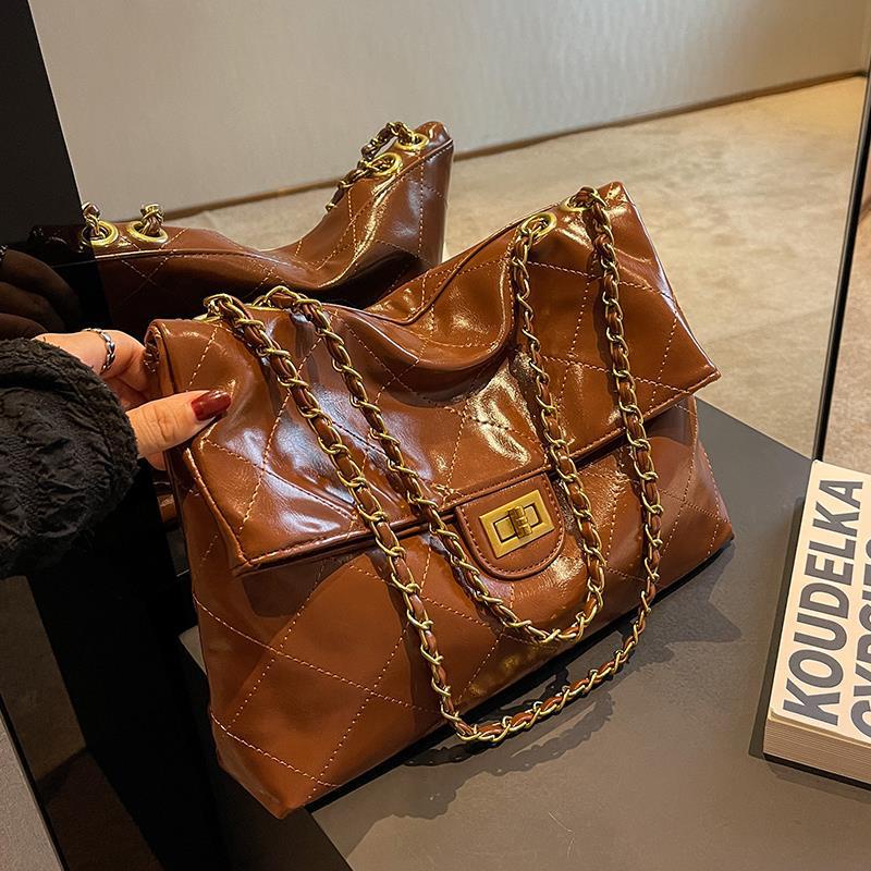 Túi Xách Đeo Vai Hình Vuông Cỡ Nhỏ Phối Dây Đeo Sợi Xích Thời Trang 2022 Mới Mẻ Cho Nữ