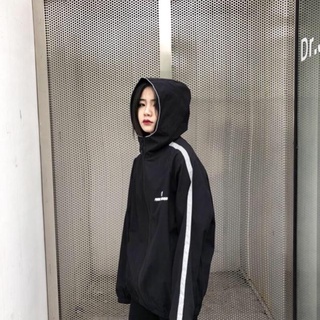 Áo khoác gió nữ form rộng cá tính