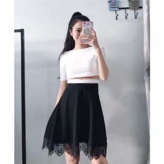 Chân váy xòe phối ren l9