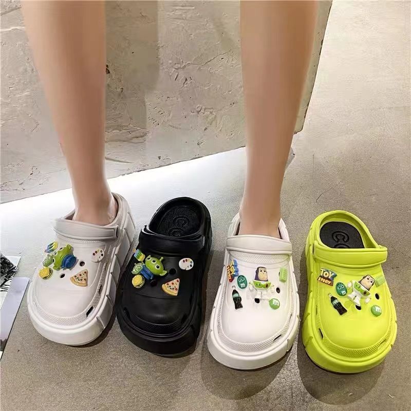 Dép Đi Biển Đục Lỗ Đế Dày In Hoạt Hình Dễ Thương Thời Trang Mùa Hè Cho Nữ