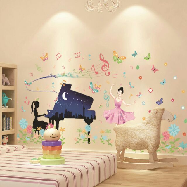 Decal dán tường cô gái đánh đàn và vũ công