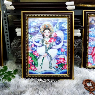 Tranh Cô Bơ treo tường 27x36cm bằng vải phủ bóng khung composite xịn xò