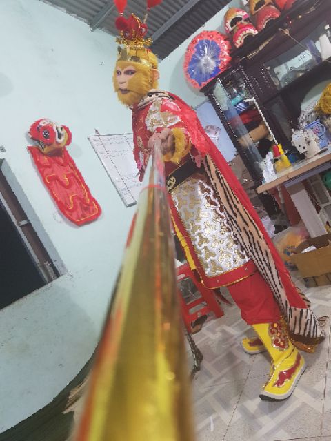 Trang phục TỀ THIÊN ĐẠI THÁNH cao cấp