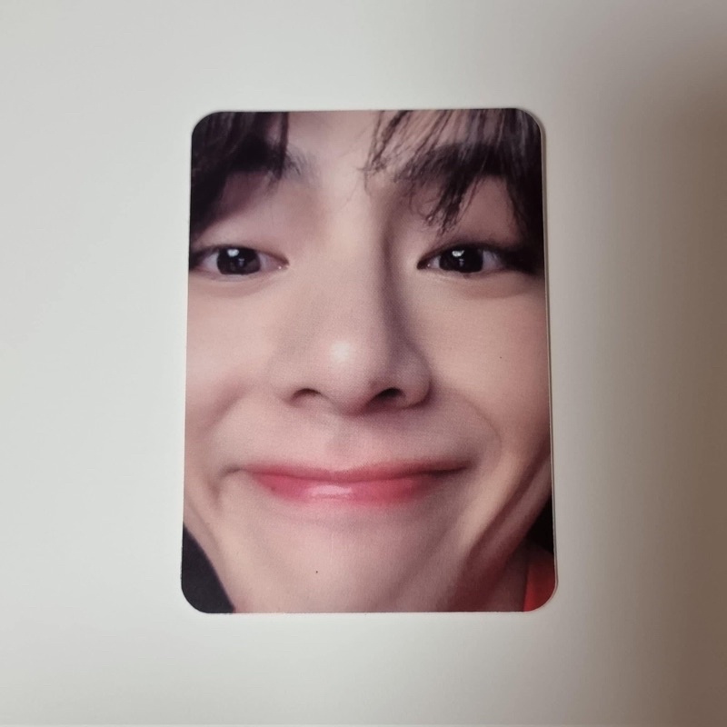 Card Taehyung cận mặt