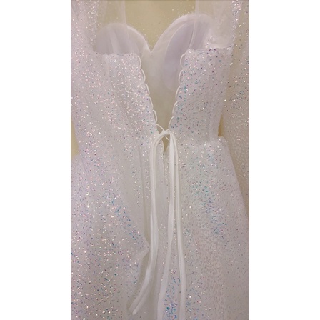 Váy cưới siêu lấp lánh