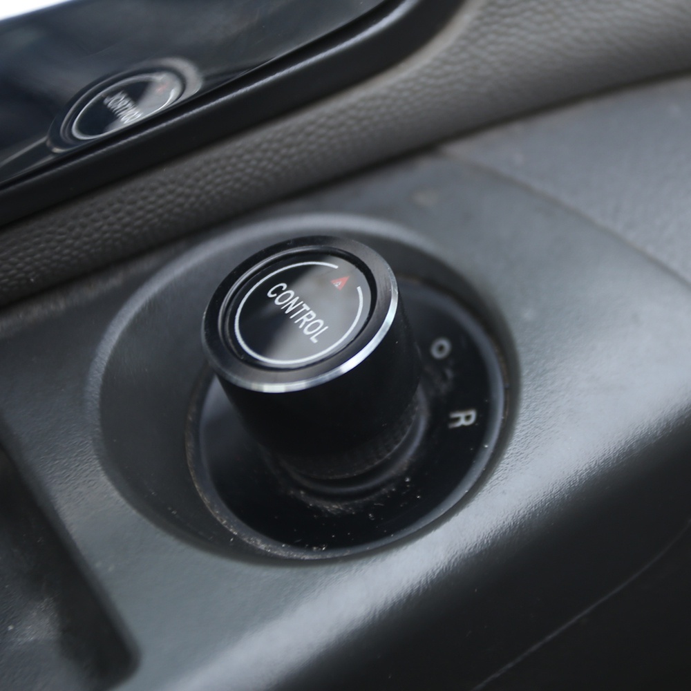 Miếng Dán Trang Trí Nút Điều Khiển Kính Chiếu Hậu Bên Trong Xe Hơi Chevrolet Chevy Cruze 2009-2014