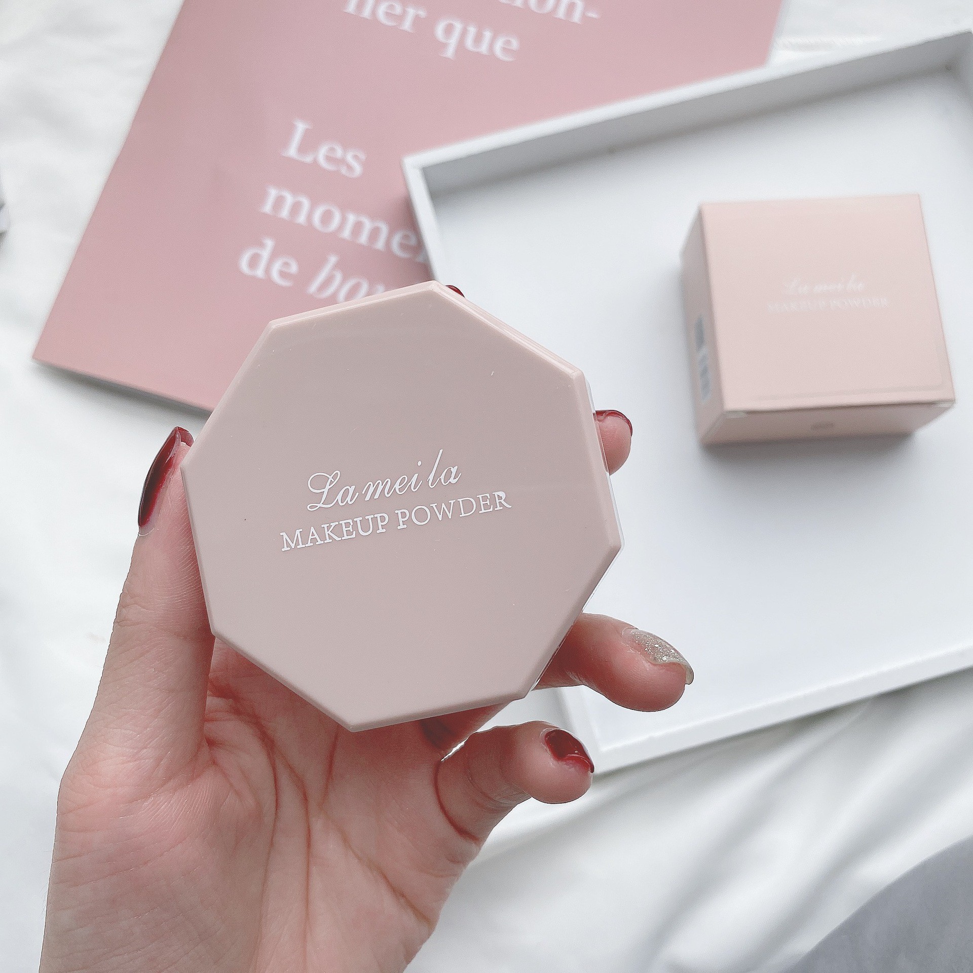 Phấn phủ dạng bột hiệu ứng lì trang điểm tự nhiên | BigBuy360 - bigbuy360.vn