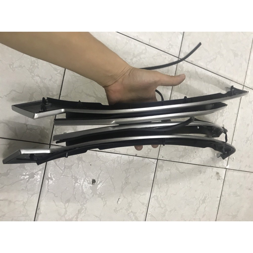 Ốp phồng tai xe Suzuki Wagon giá bán tính 1 cái .