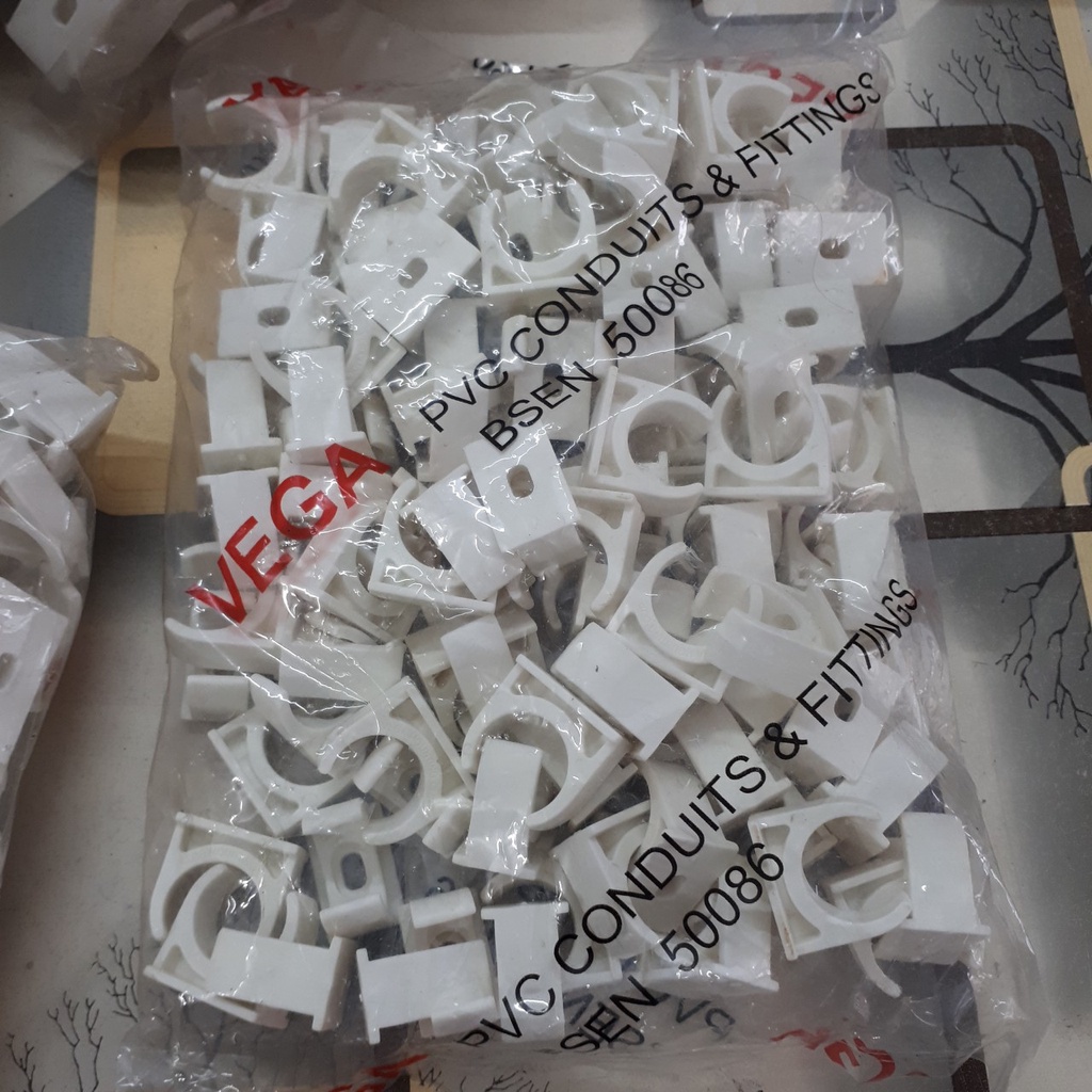 Kẹp đỡ ống điện phi 16, 20, 25, 32  - VEGA