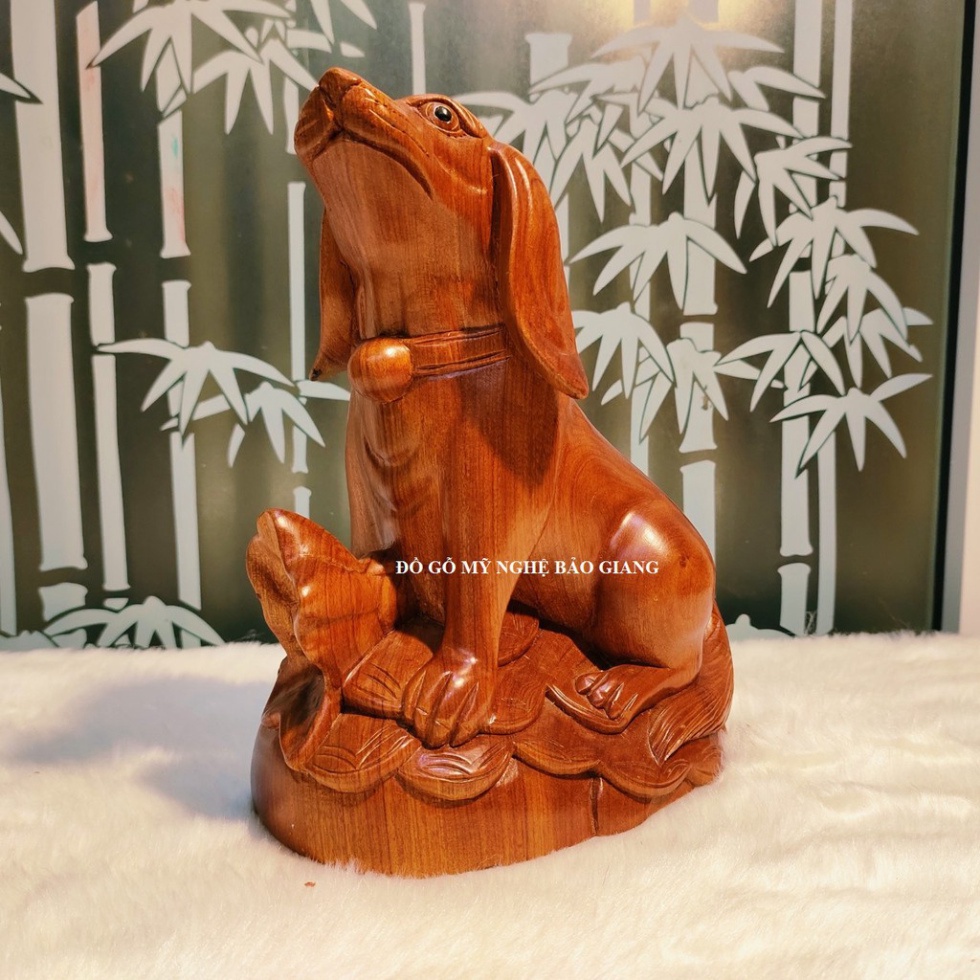Tượng con chó gỗ hương cao 24 ngang 19 sâu 14 cm