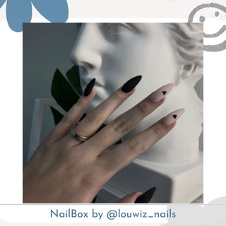 [ NailBox ] Đen / Trắng Gạo + Vẽ Gel Trái Tim ( Nhám )