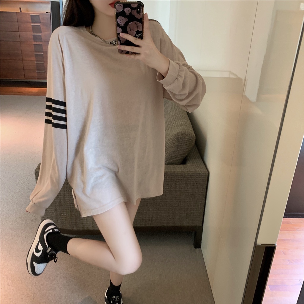 Áo thun tay dài dáng rộng cho nữ