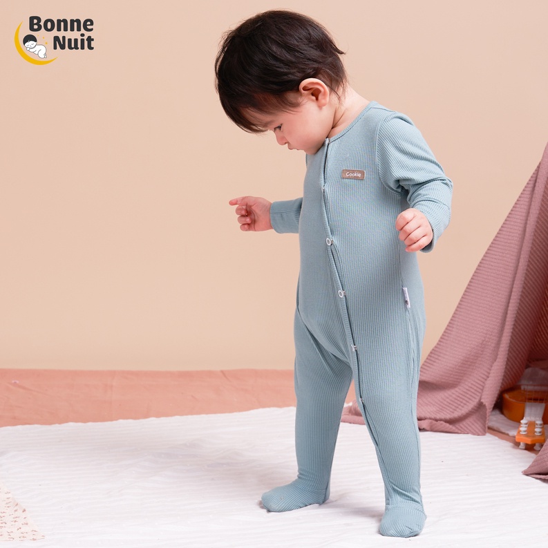 Sleepsuit dài tay cài chéo liền tất Cookie