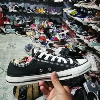 Giày converse chính hãng 2hand còn rất mới cho bạn một ngày đầy năng lượng mặt trời size 41