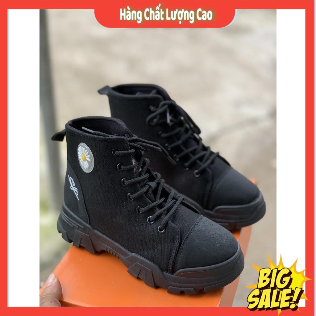 Boot nữ Cổ Cao Chất Vải huy hiệu hoa cúc tròn | BigBuy360 - bigbuy360.vn