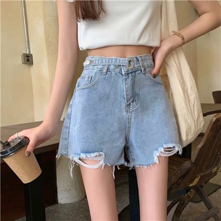 Quần short jeans + Váy maxi hoa