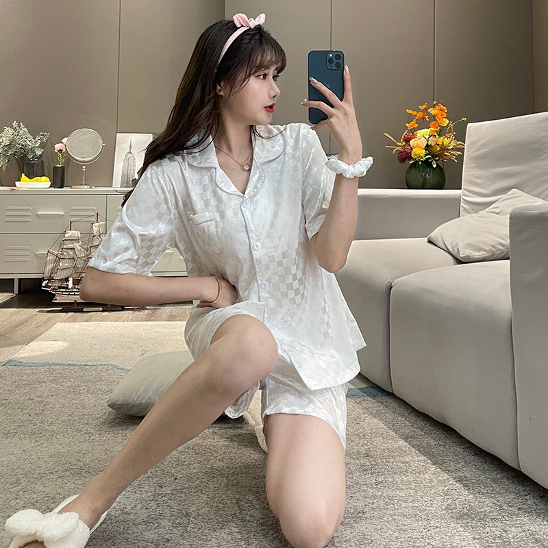 BỘ ĐỒ NGỦ MẶC NHÀ CỘC TAY LỤA GẤM HỌA TIẾT Ô VUÔNG HOT 2021