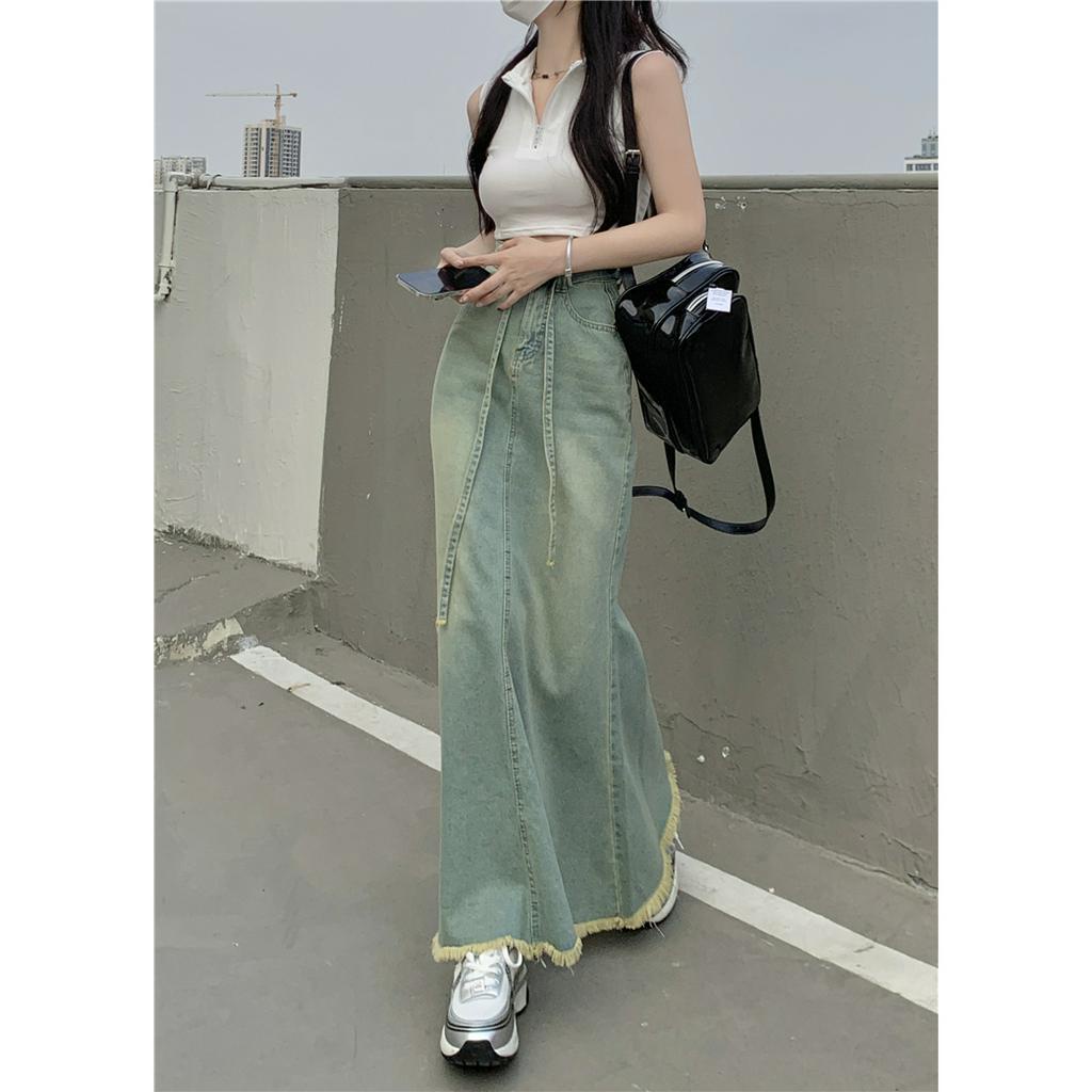 Chân váy jean dài đuôi cá xòe rộng retro màu xanh nhạt pha
