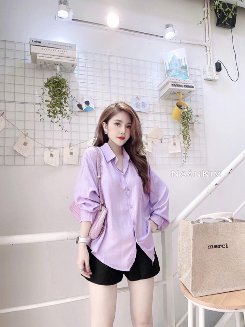 Áo sơ mi nữ dài tay trắng đi học, đi làm cổ bẻ form rộng vừa, bo nhún cổ tay | BigBuy360 - bigbuy360.vn